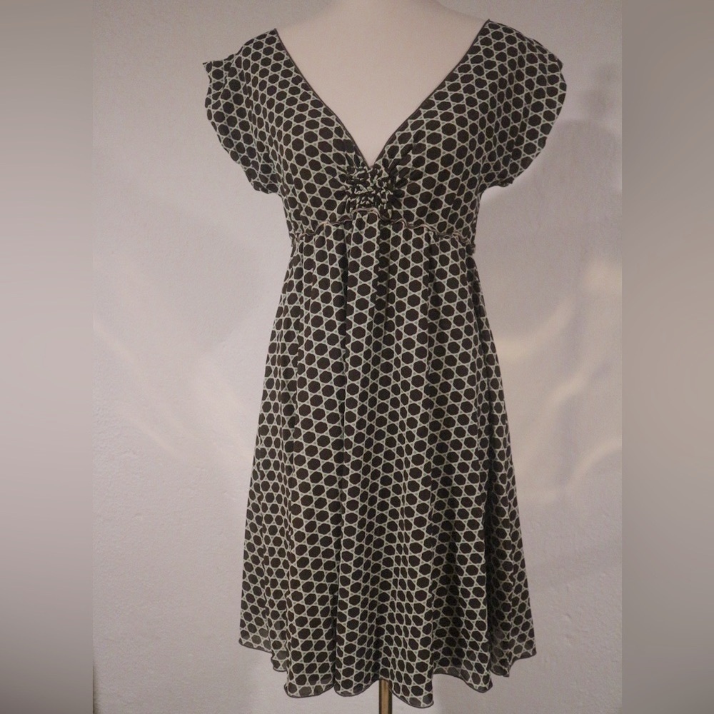 Chic Brown and White Max Studio Dress
Small
34” shoulder to hem
Good condition